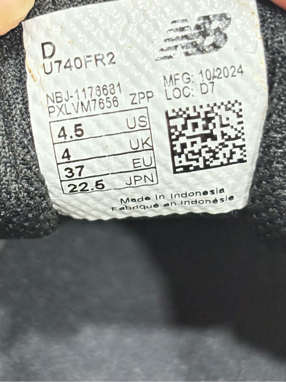 New Balance 740v2 Phantom Firefly athletic shoes - Picture 6 of 7